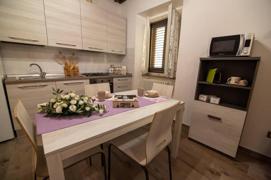 Castiglion Fiorentino Chicca Sotto La Torre ภายนอก รูปภาพ