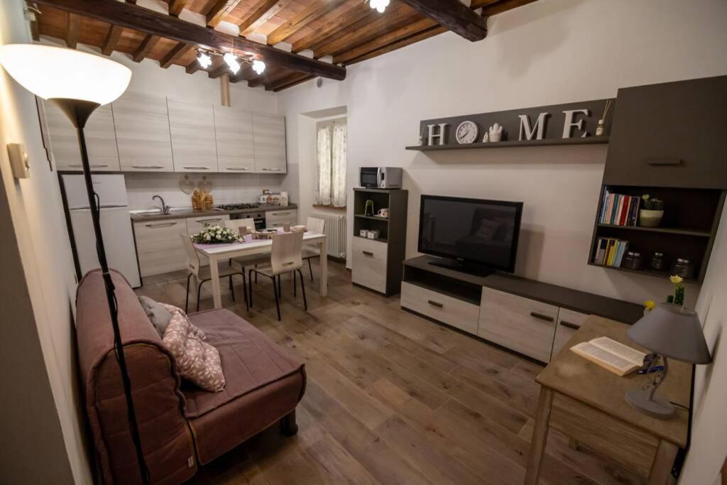 Castiglion Fiorentino Chicca Sotto La Torre ภายนอก รูปภาพ